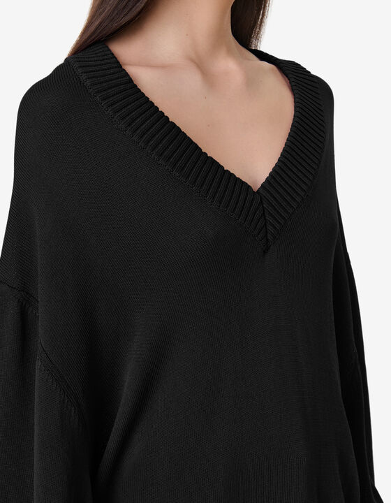 OVERSIZED KNIT SWEATER