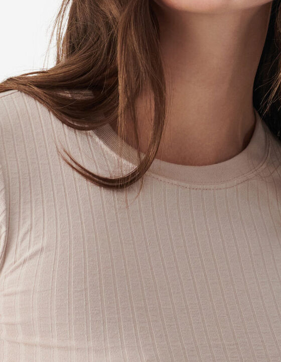 SHORT-SLEEVED T-SHIRT