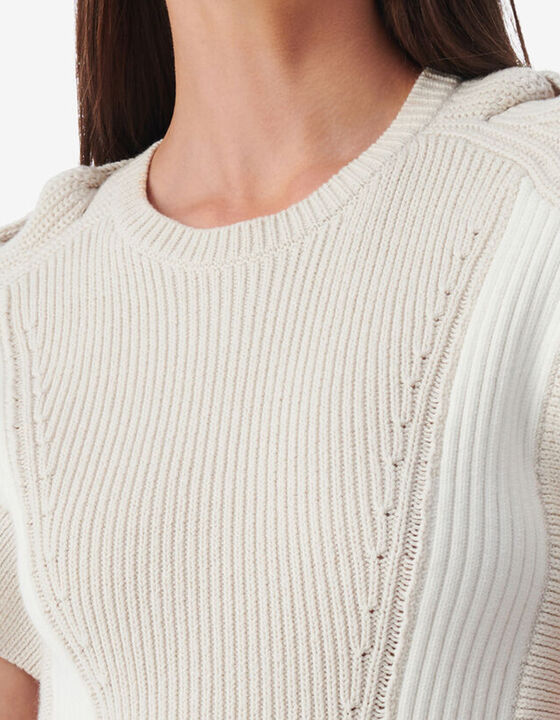 SLEEVELESS ROUND NECK SWEATER