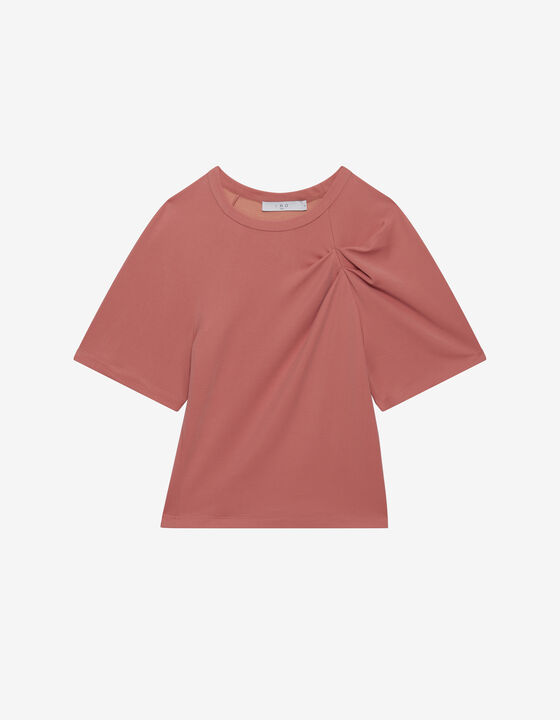 FITTED ROUND NECK TOP WITH PLEATS