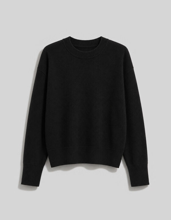 ROUND-NECK CASHMERE SWEATER