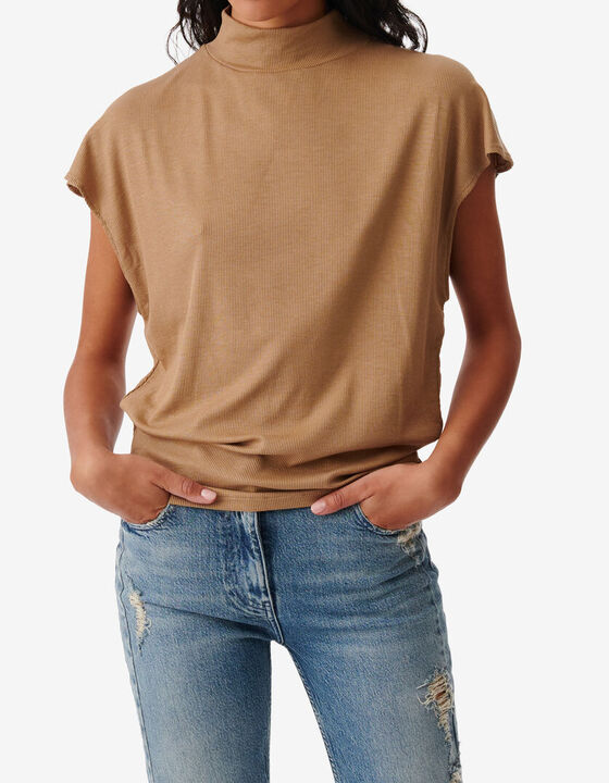 CUT-OUT TOP