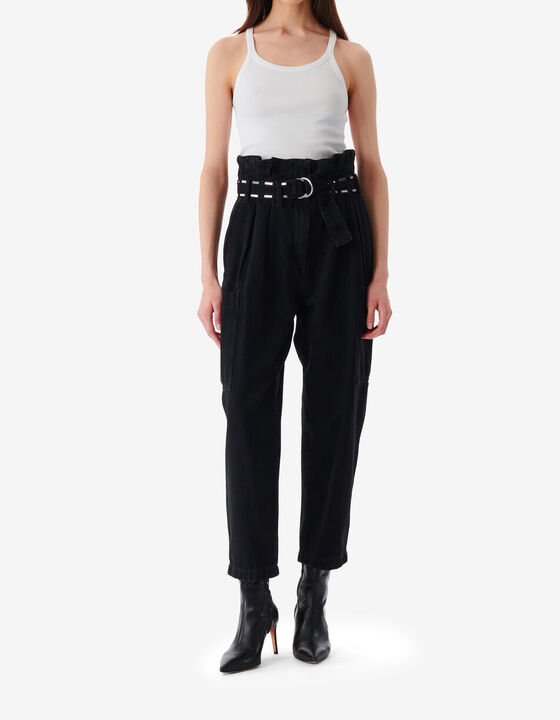 BELTED CARROT CUT JEANS