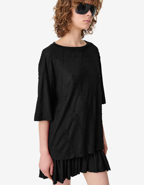TEXTURED ROUND NECK T-SHIRT