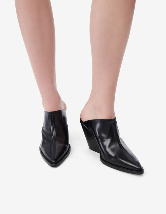 GLOSSY MULES