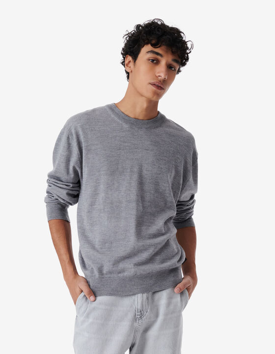 ROUND-NECK SWEATER
