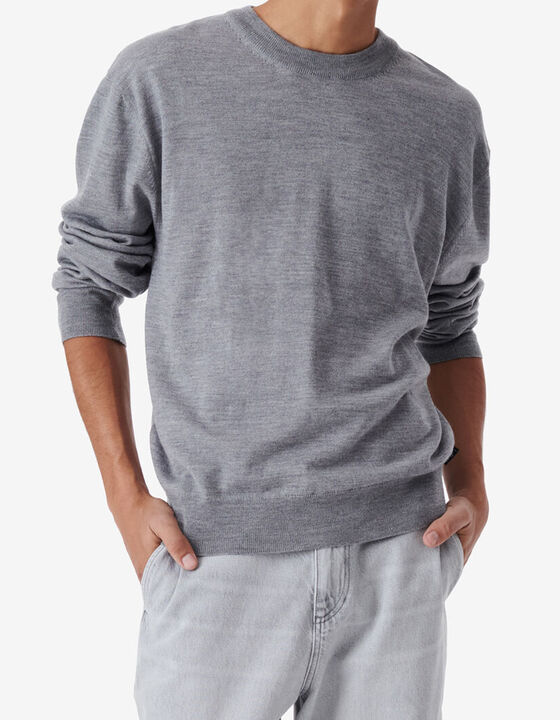 ROUND-NECK SWEATER