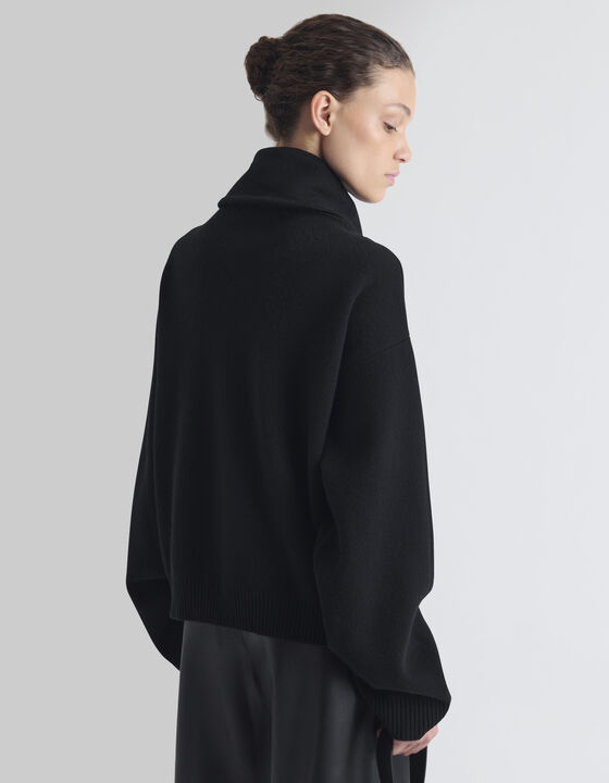 HIGH-NECK SWEATER