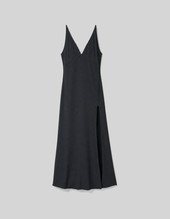 LONG DRESS WITH A PLUNGING NECKLINE