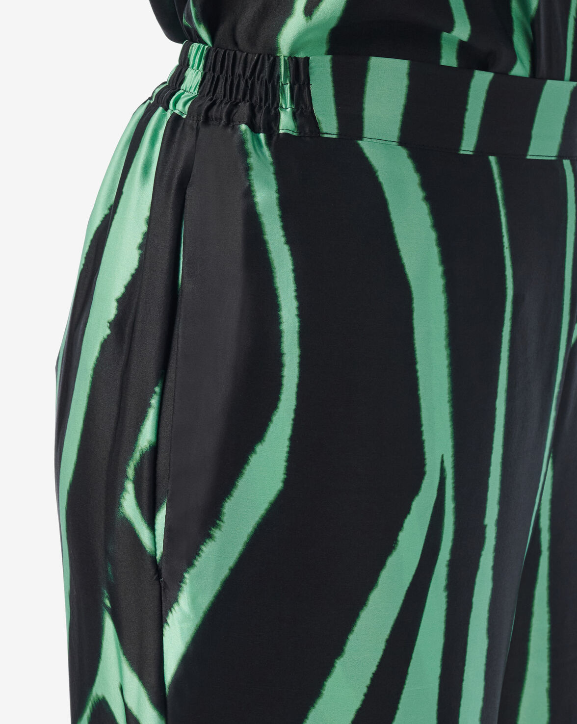 MOHELI image number null