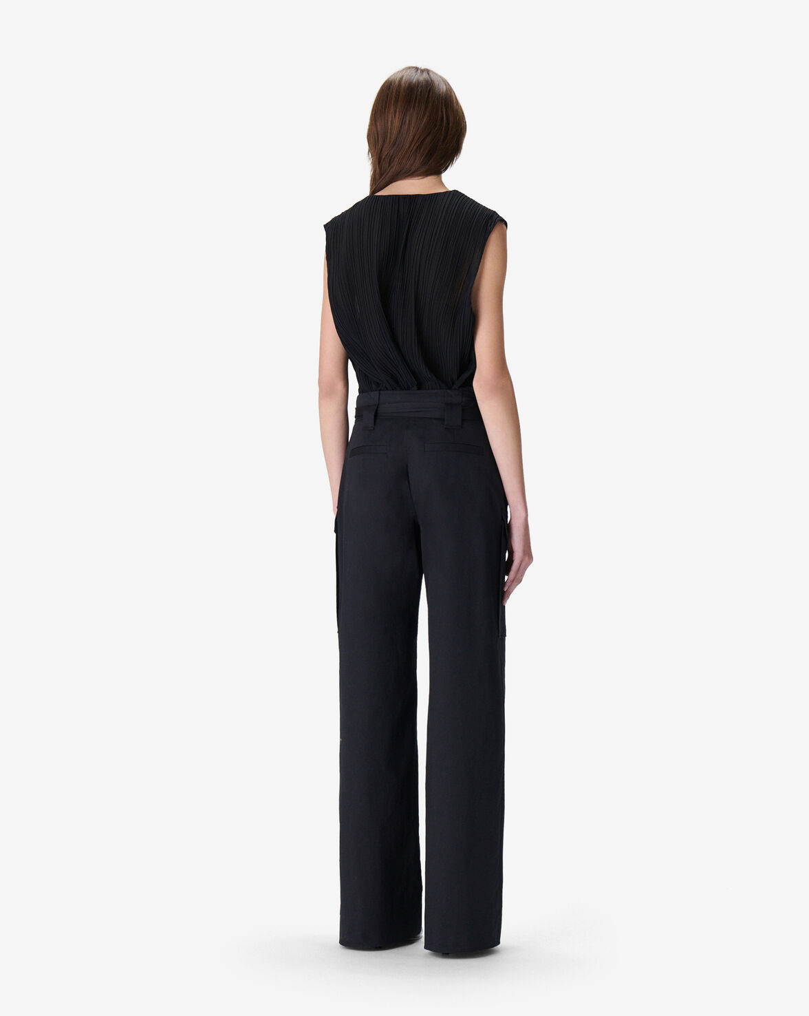 MELANIA image number null