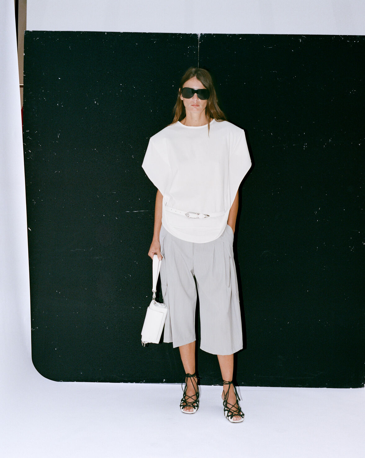 WIDE BERMUDA SHORTS WITH PLEATS