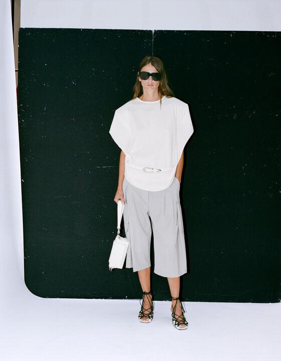 WIDE BERMUDA SHORTS WITH PLEATS