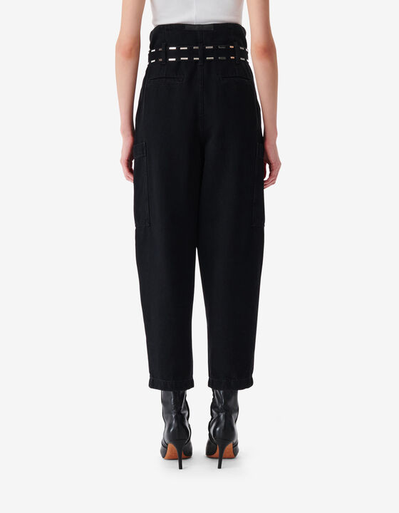 BELTED CARROT CUT JEANS