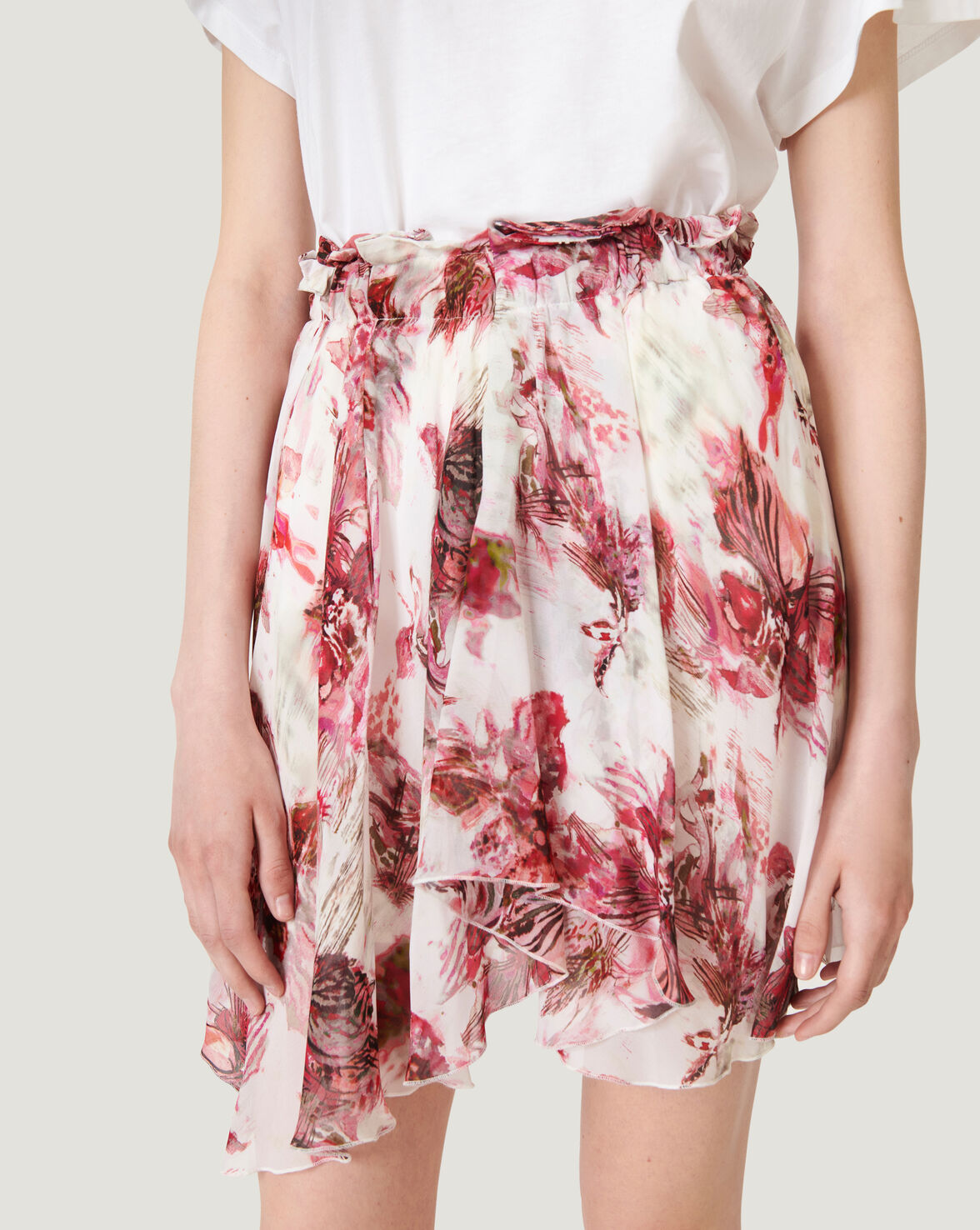 GUETTA FLOWY FLORAL MINI SKIRT image number null