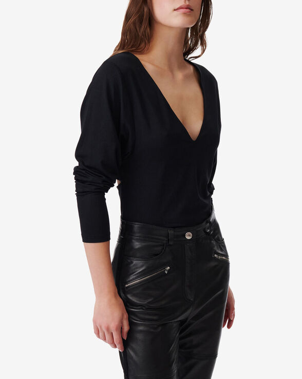 JENIO V-NECK TOP WITH CUT-OUT