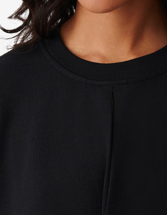 ROUND NECK PLEATED TOP