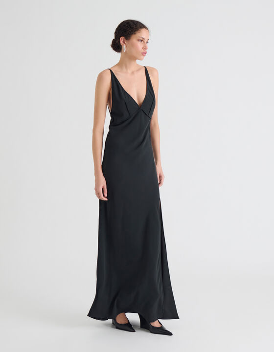 LONG DRESS WITH A PLUNGING NECKLINE