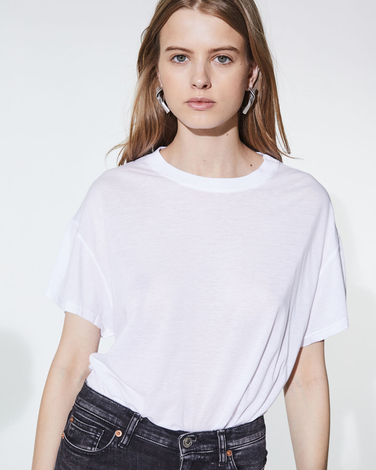 Photo of IRO Paris Ymir T-Shirt White - Made In Portugal, This Slightly Transparent T-shirt Is A Basic Part Of The Women's Wardrobe. With A Skirt Or Pants, It Will Be Perfect In All Circumstances. Fall Winter 19