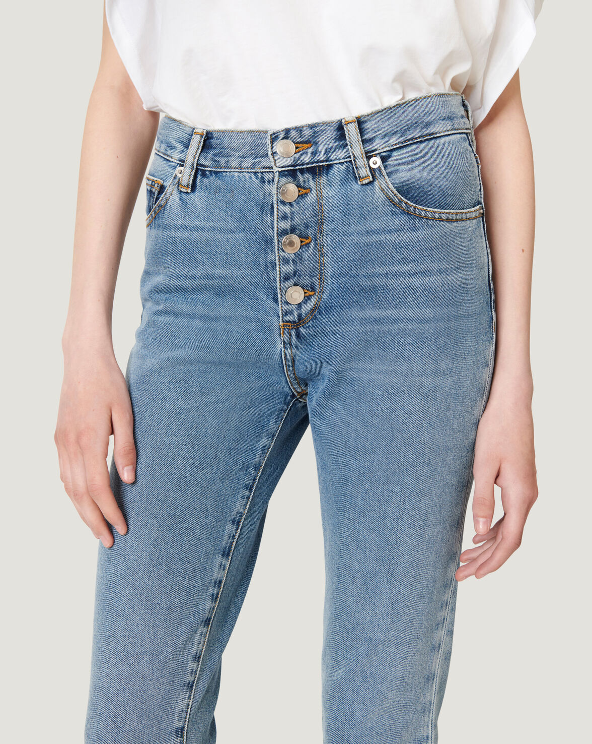 NEVY CROPPED BUTTON SKINNY JEANS image number null