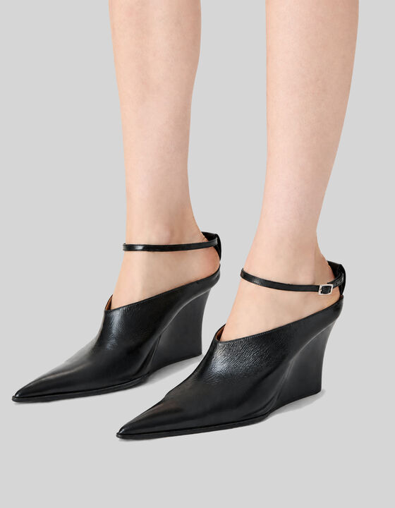 HEELED MULES