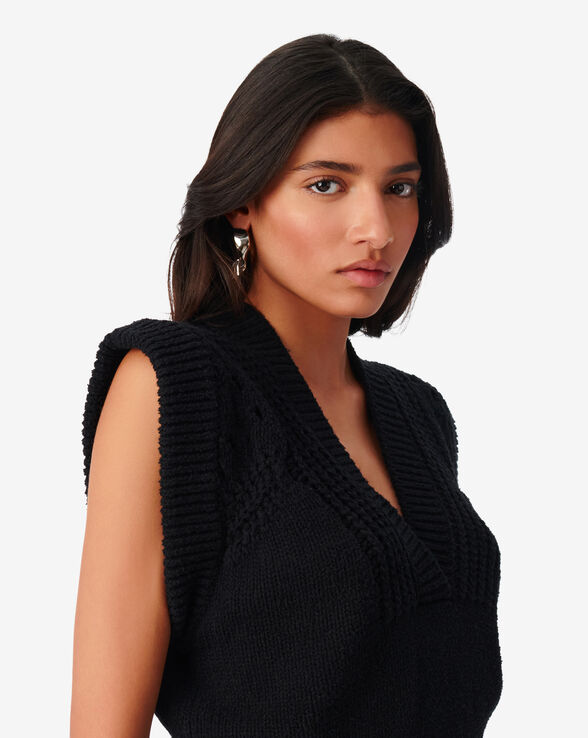 NEREA V-NECK SLEEVELESS SWEATER
