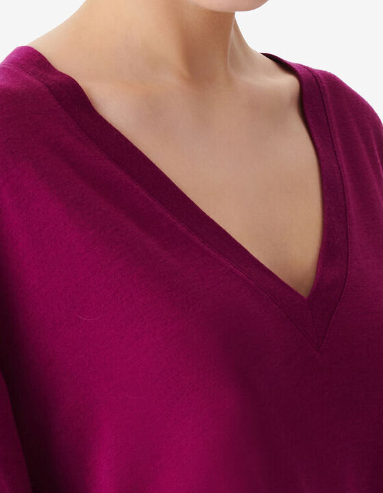 OVERSIZED V-NECK T-SHIRT