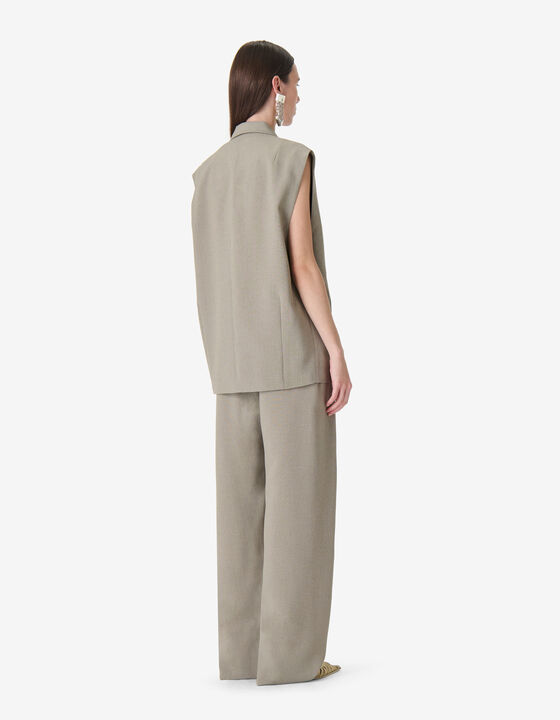 SLEEVELESS TAILORED JACKET