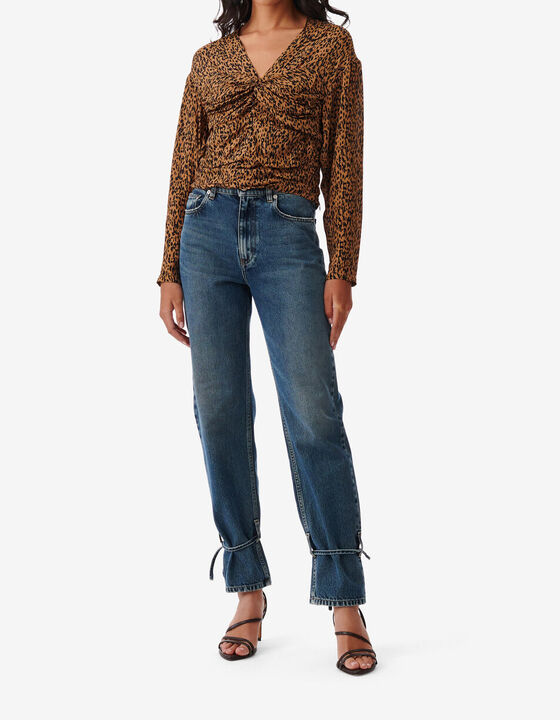 STRAIGHT FIT JEANS
