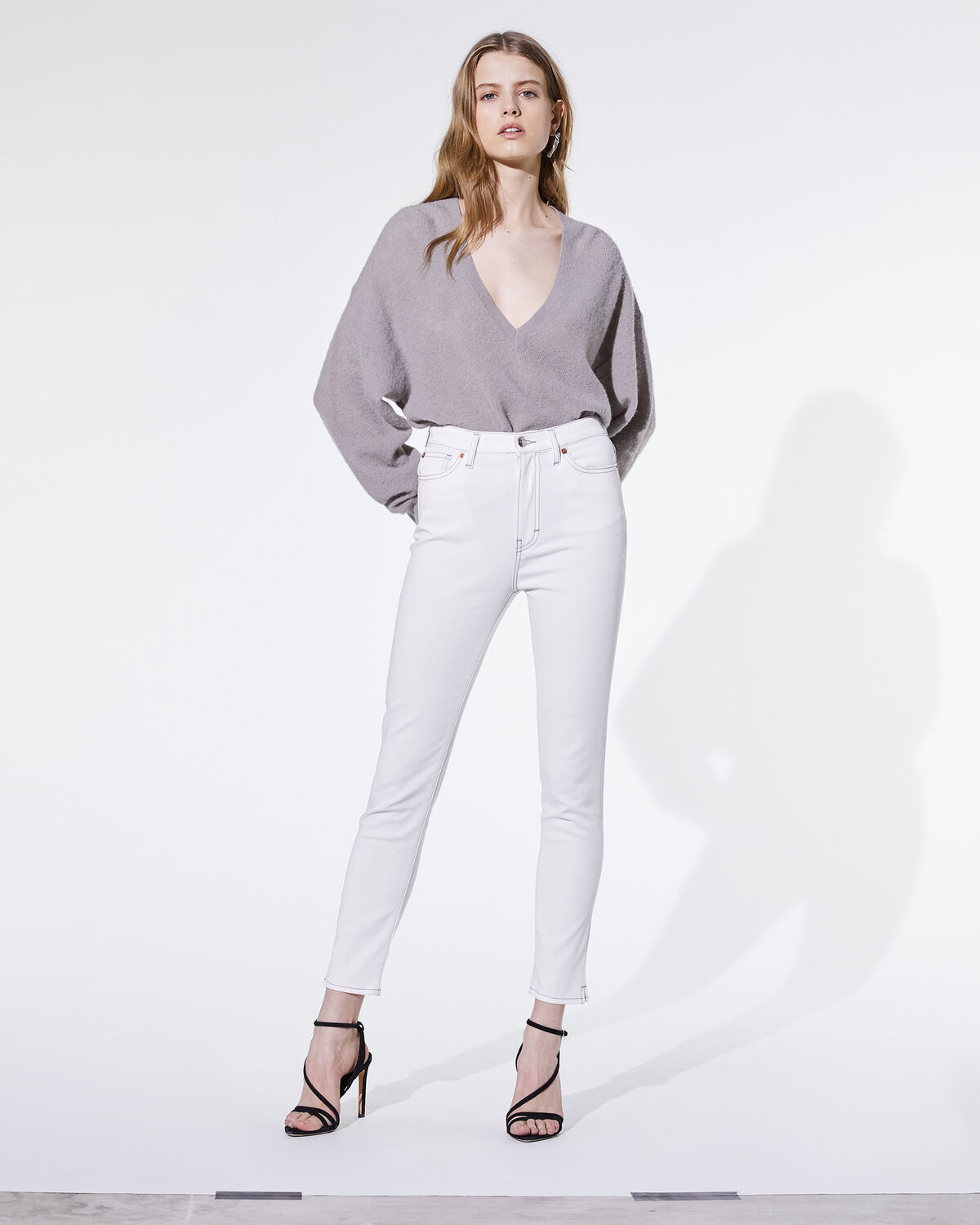 Photo of IRO Paris Ball Sweater Mixed Grey - With Its V-neck Neckline, This Thin Sweater Will Be Perfect For The Season. Combine This Basic With White High Waist Pants For A Bright Look, Or Jeans For A More Casual Look. Fall Winter 19