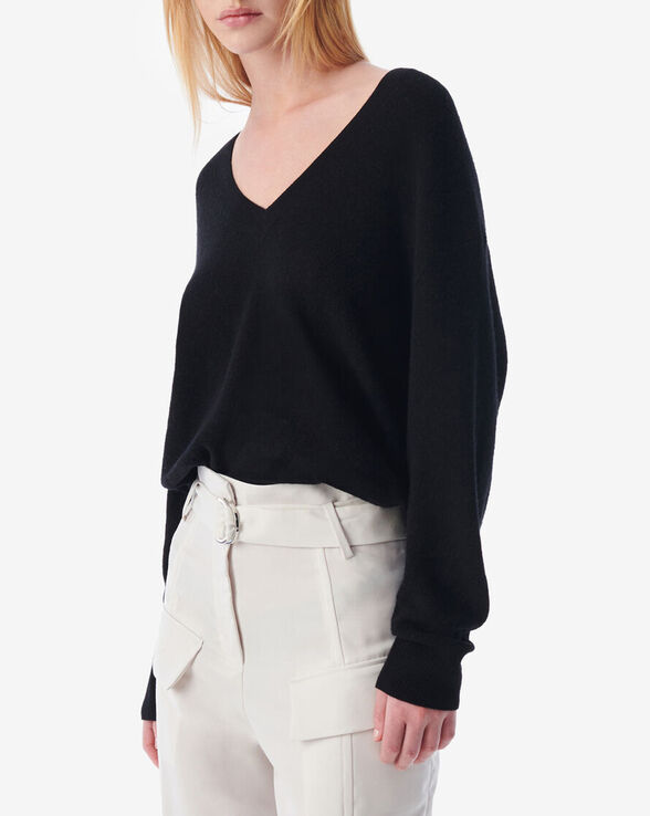 ZANIE KNIT V-NECK SWEATER