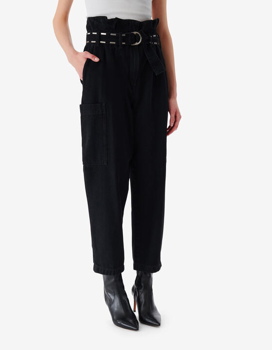 BELTED CARROT CUT JEANS