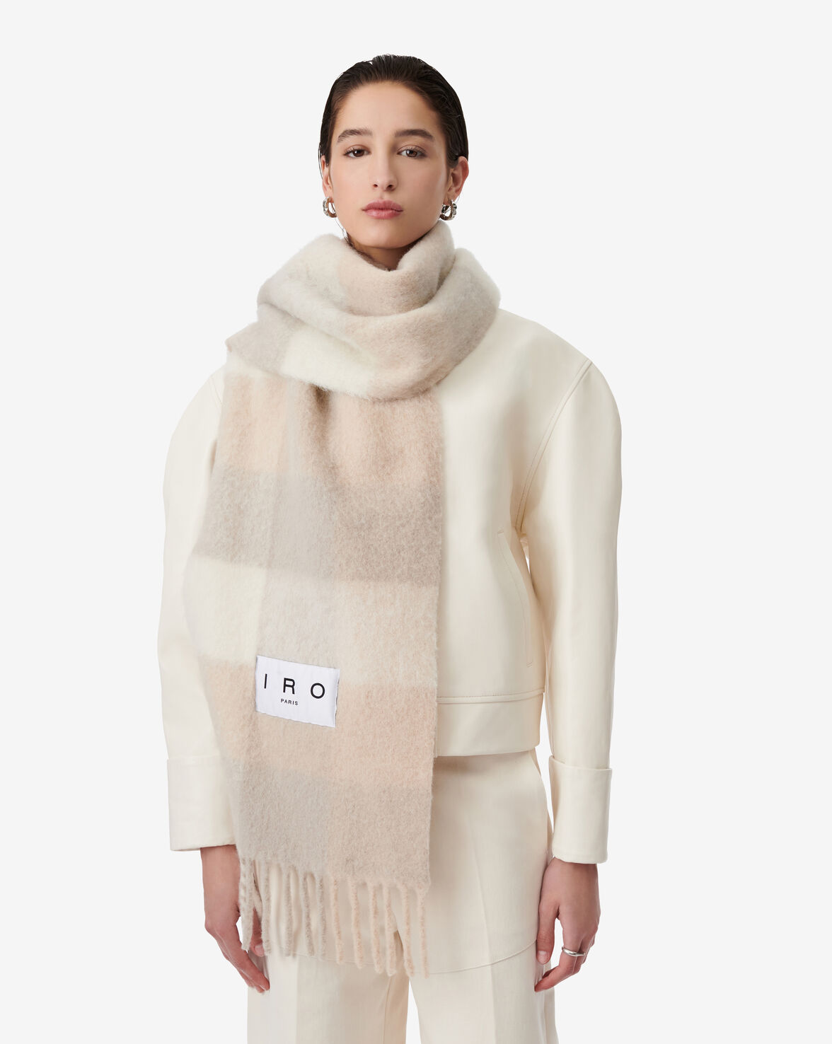 AURAY image number null