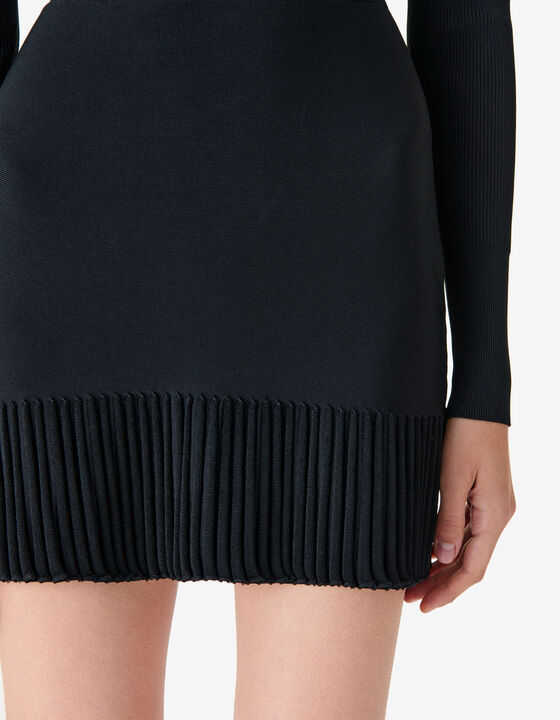 FITTED KNIT SKIRT
