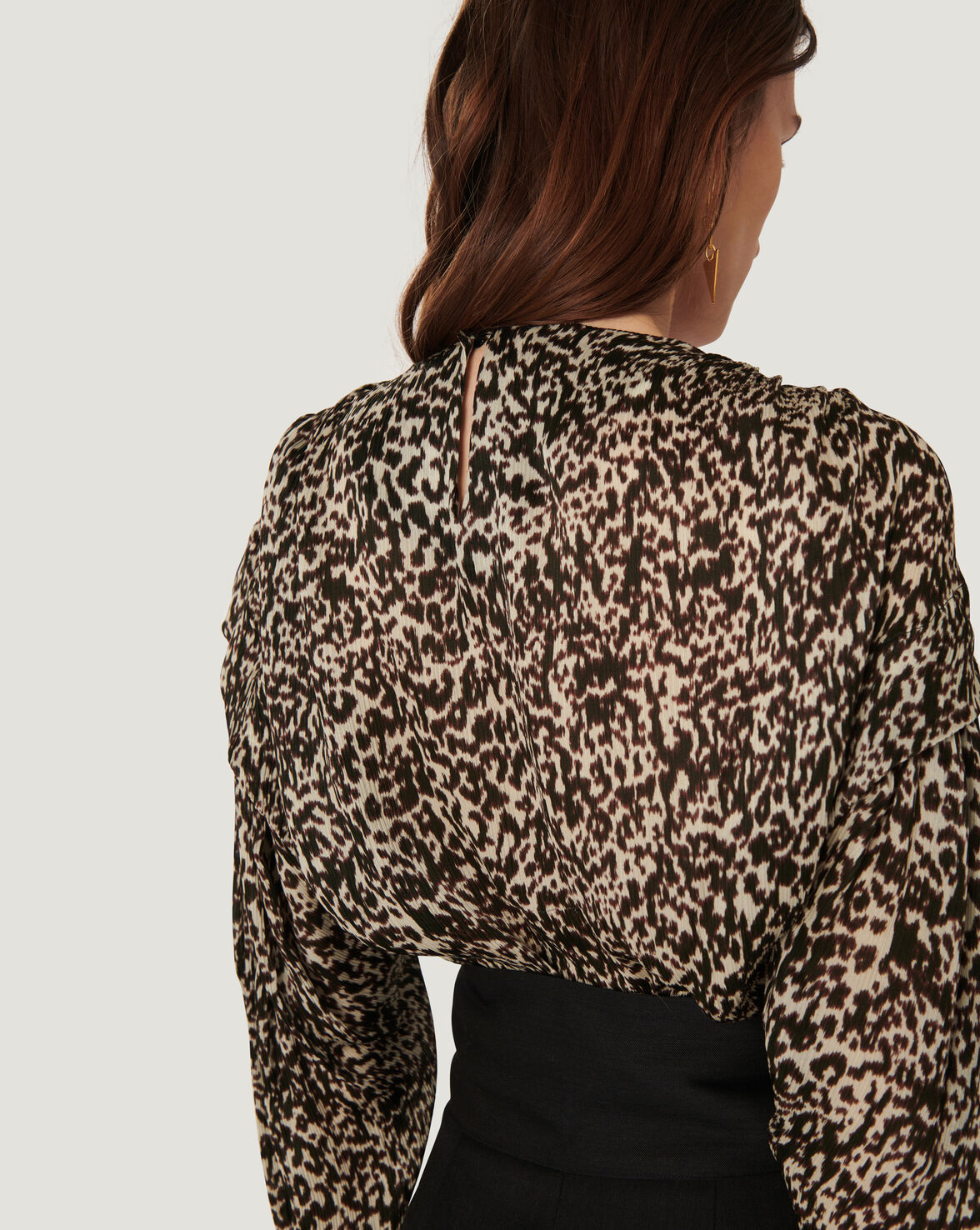 RUSKO STRONG SHOULDER LEOPARD TOP image number null