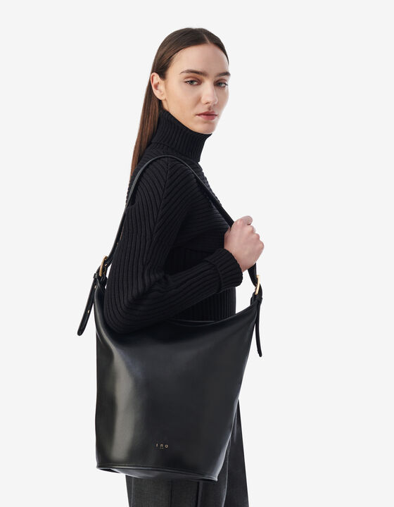 LEATHER BUCKET BAG