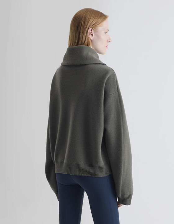 HIGH-NECK SWEATER