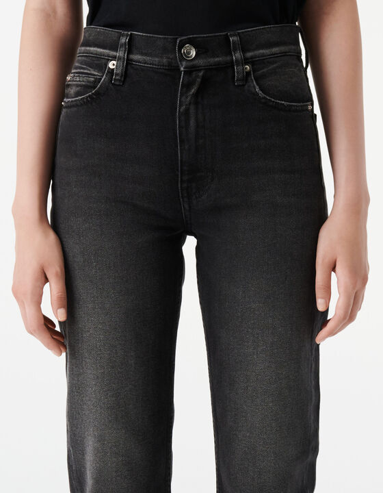 STRAIGHT JEANS