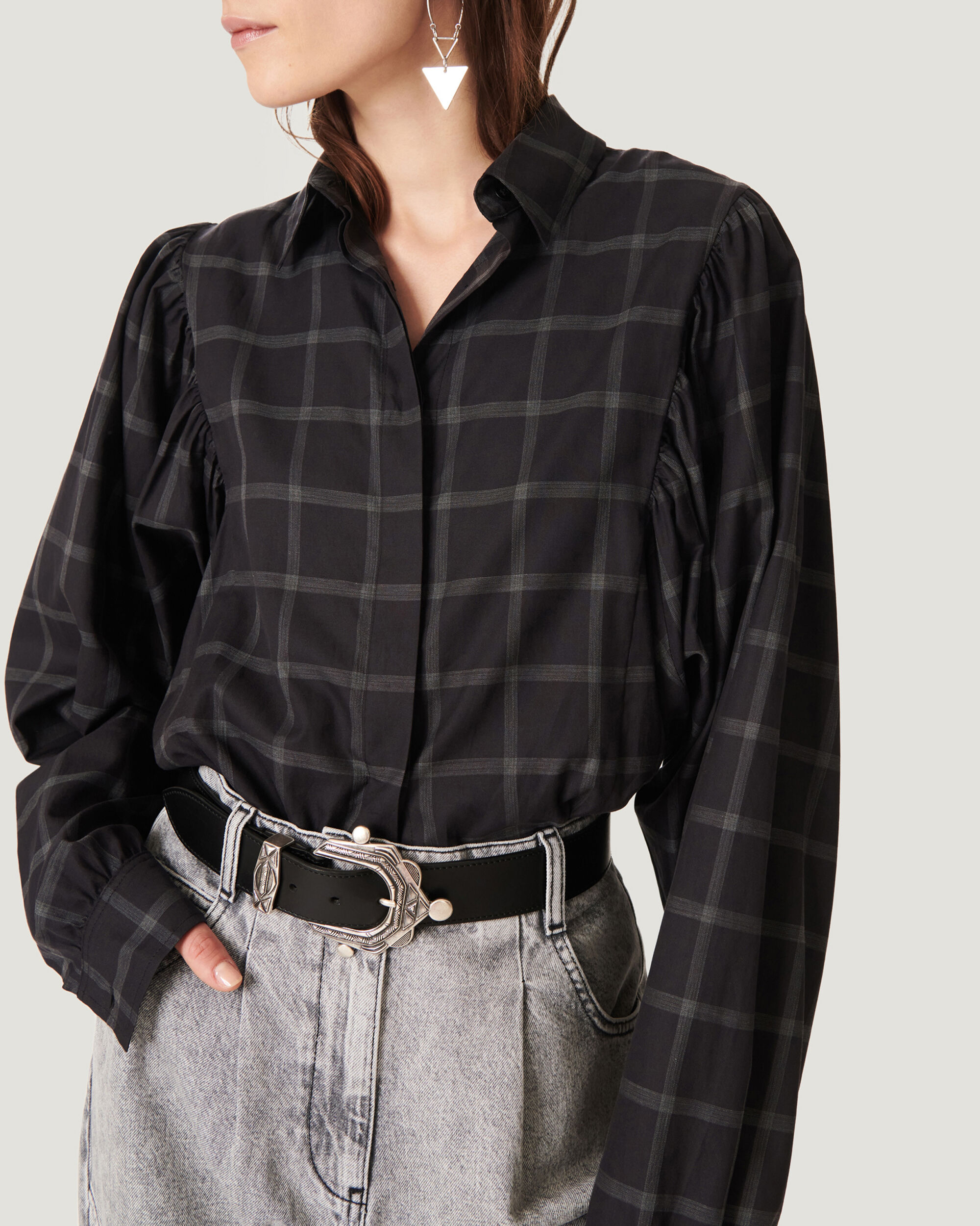 camicia con maniche a sbuffo