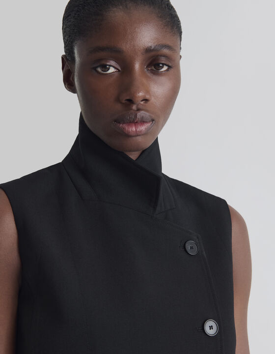 ROBE COURTE &Agrave; COL MONTANT