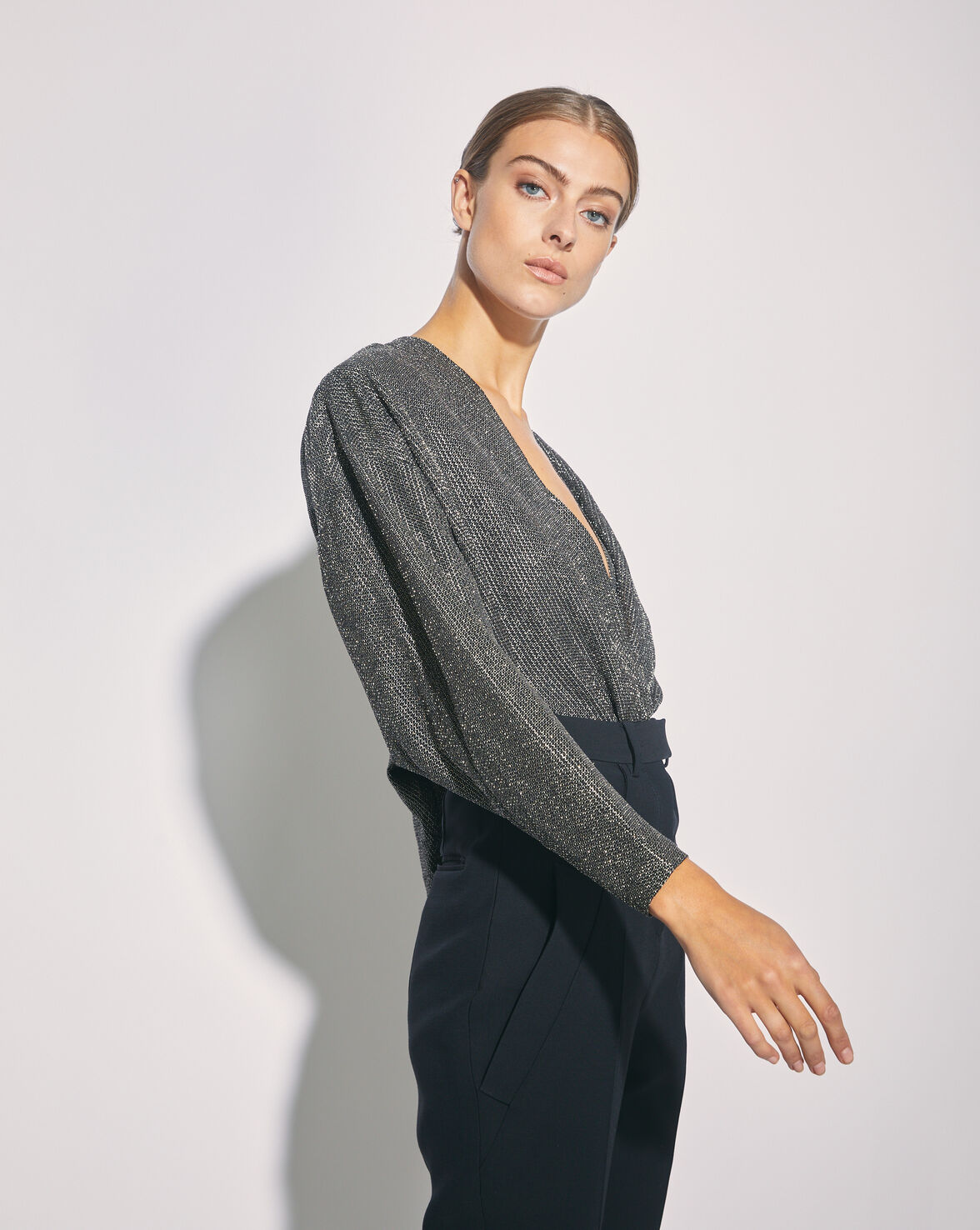 BANJO METALLIC KNIT V NECK TOP image number null
