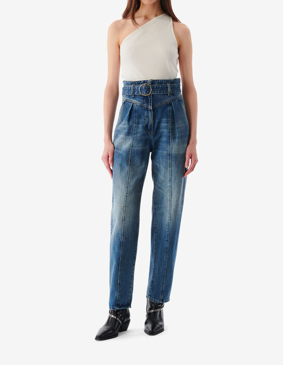 BELTED CARROT CUT JEANS