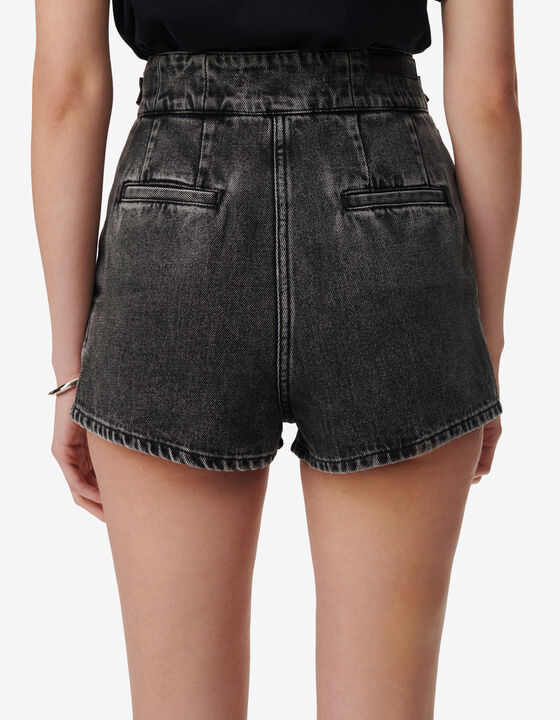 BUTTONED DENIM SHORTS