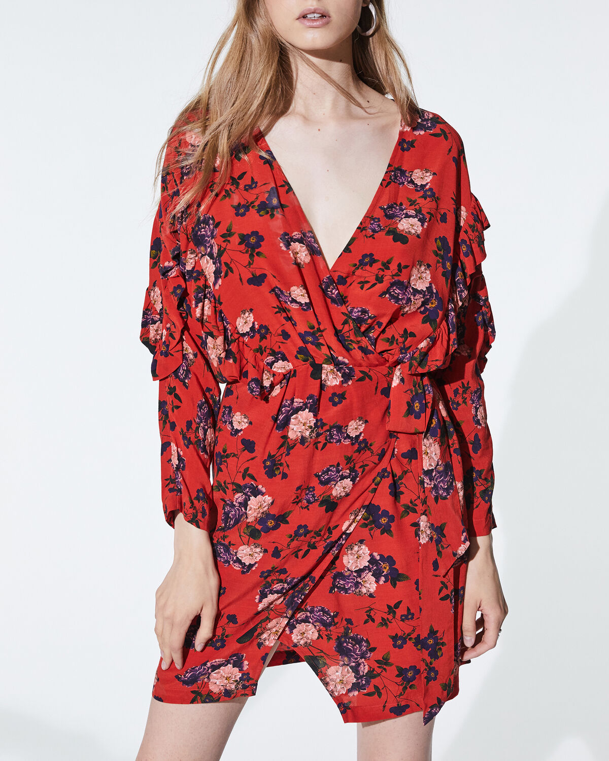 Photo of IRO Paris Nucha Dress Red - This Dress Will Sublimate You By Its Wrap-over Cut And Its Floral Print. Its Plus? Its Flounces On The Sleeves That Will Add A Touch Of Bohemia To Your Outfits. Dresses