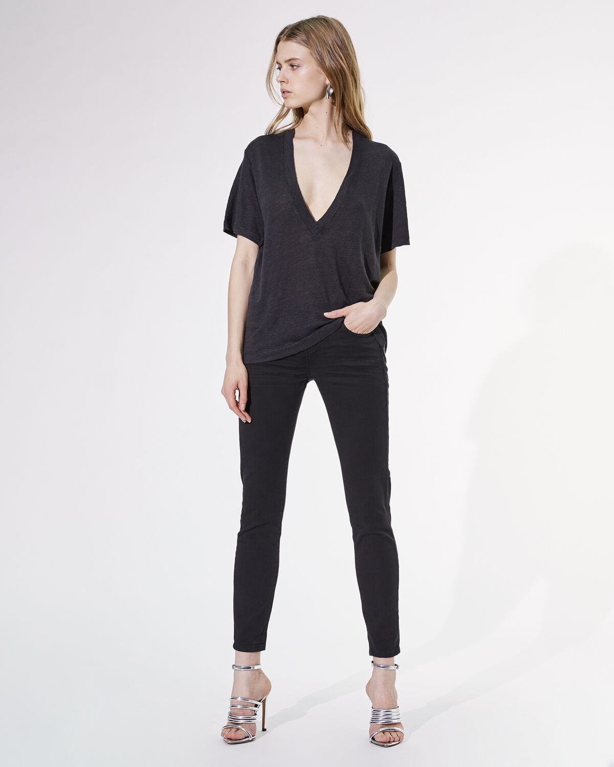 Photo of IRO Paris Jahal T-Shirt Black - This Linen T-shirt With Short Sleeves And A Slit V Neckline Is An Essential Part Of Any Female Wardrobe. It Will Be Worn For All Occasions. Spring Summer 19
