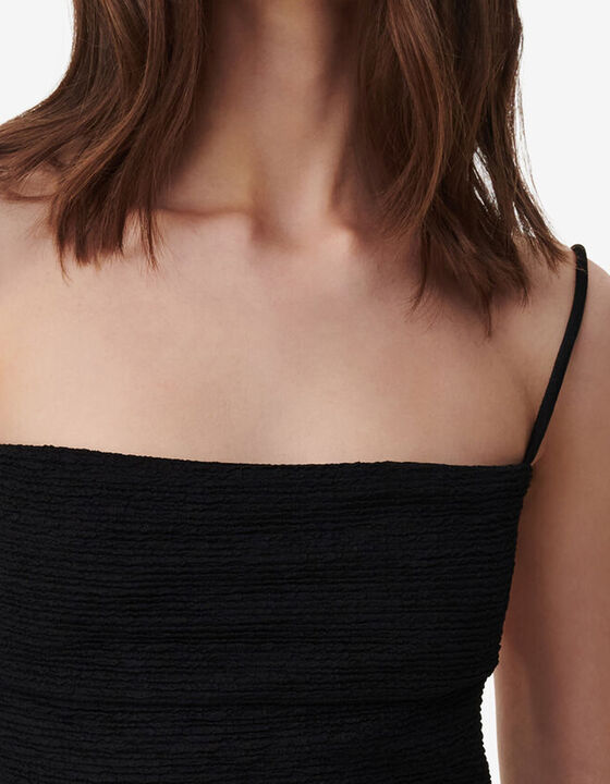 ROBE COURTE AJUST&Eacute;E &Agrave; BRETELLES