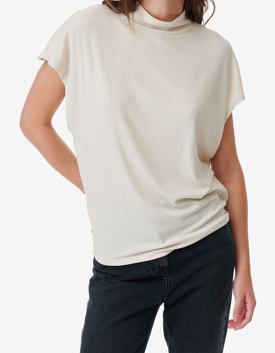 CUT-OUT TOP