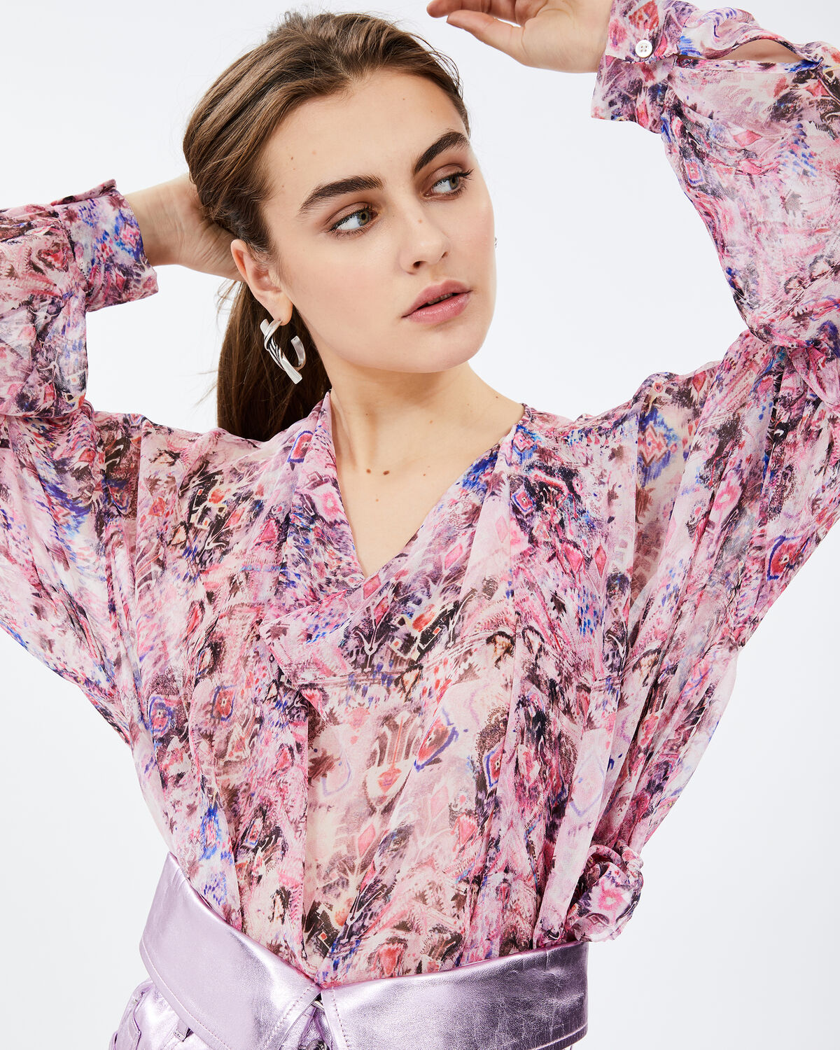 Photo of IRO Paris Ipomea Top Pink - Fluid And Airy, This Silk Top With A Summer Print Will Bring Your Summer Outfits To Life. With Its Puffed Sleeves And Multiple Flounces And Pleats, It Will Be The Ideal Piece To Bring A Touch Of Refinement And Colour To Your Wardrobe. Spring Summer 19