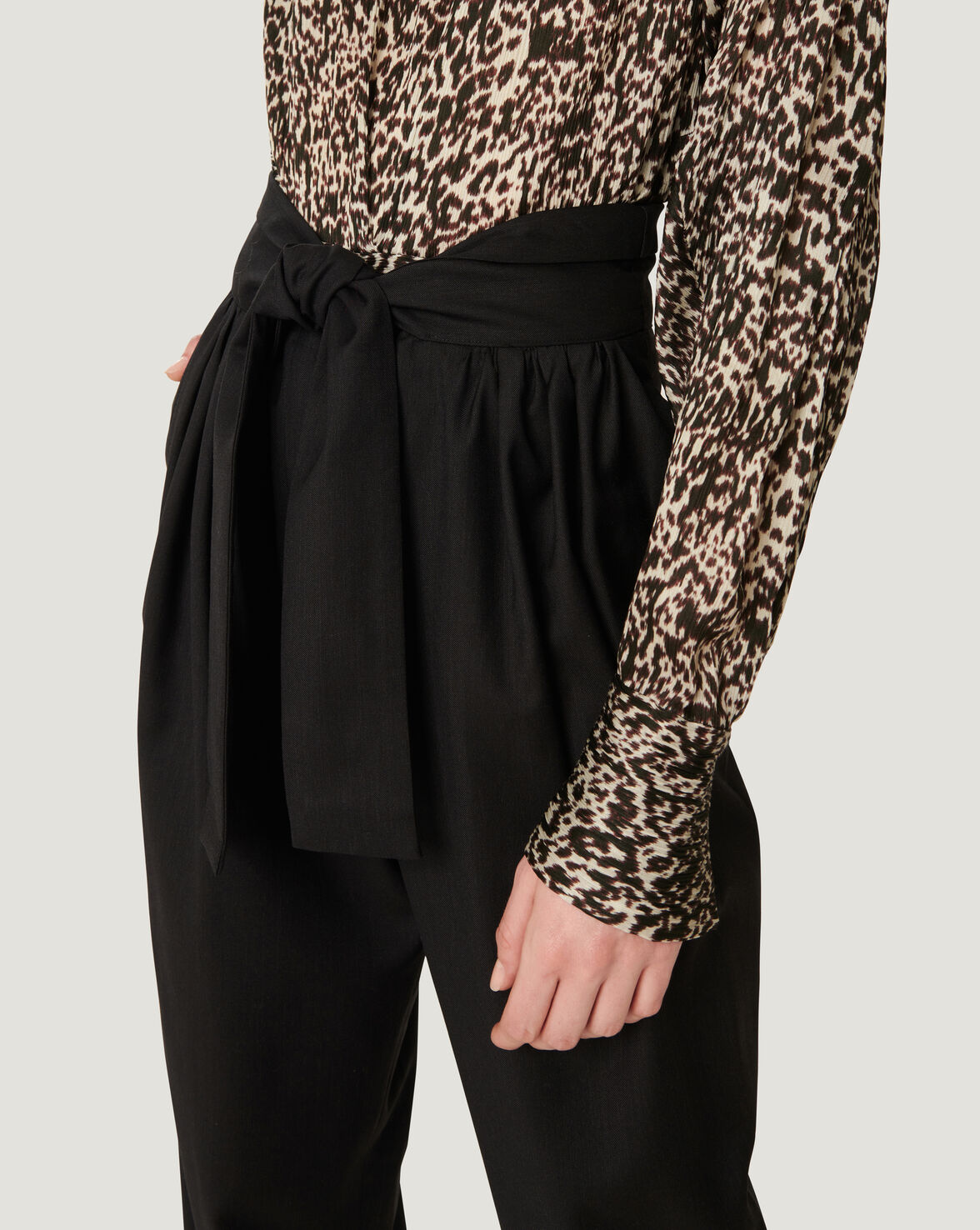 BEYER PLEATED PAPERBAG PANTS image number null