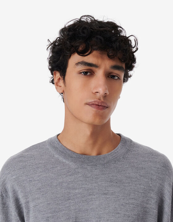 ROUND-NECK SWEATER